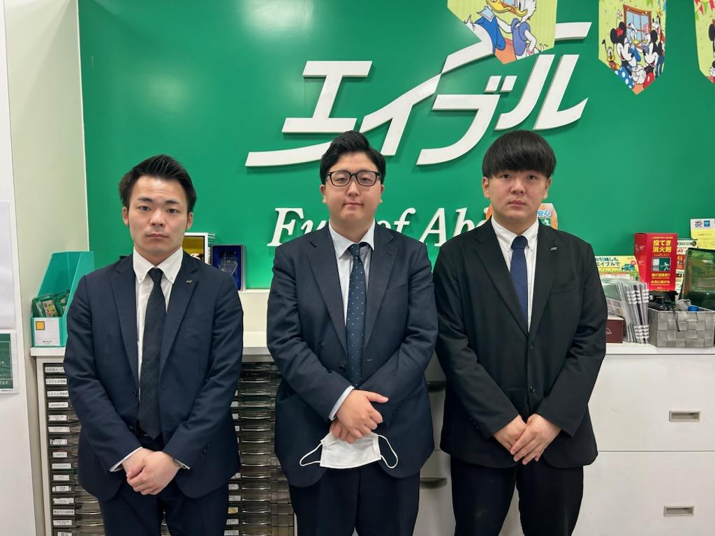店舗スタッフ集合写真
