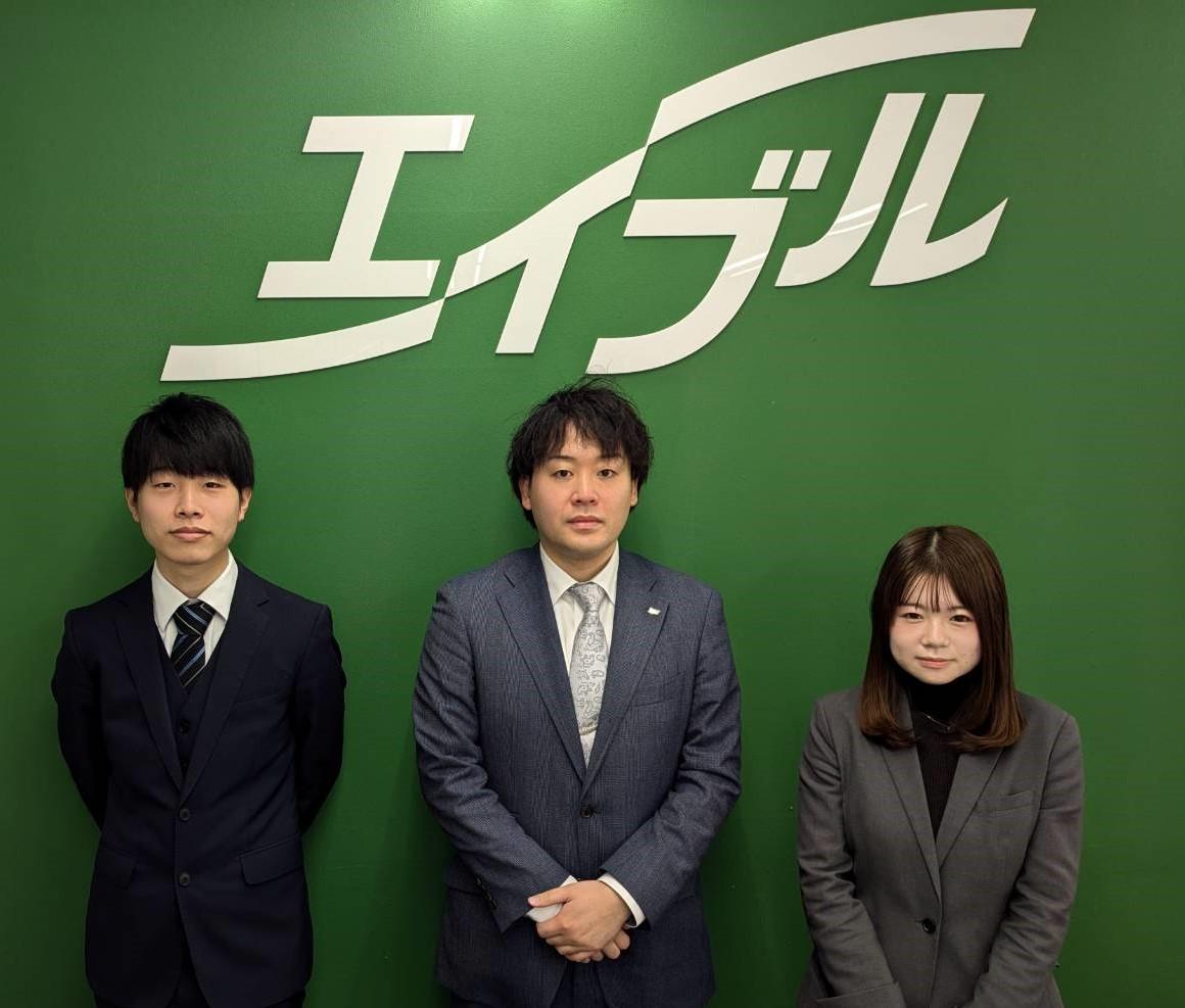 店舗スタッフ集合写真