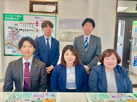 20代・30代のスタッフが多く、明るい雰囲気のお店です！安心してご相談ください！