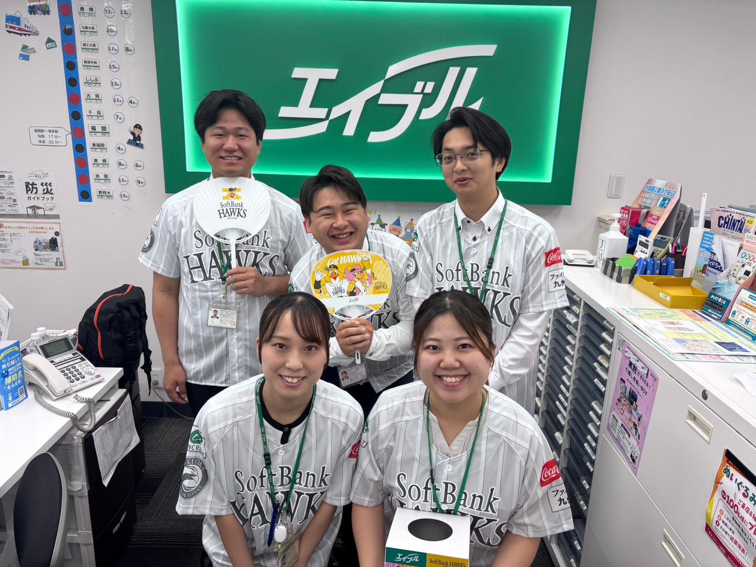店舗スタッフ集合写真