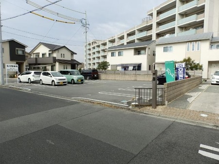 店舗すぐ横に第２駐車場あります☆のぼりが目印です！