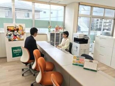 営業時間は10～18時。土日も営業しています！水曜定休日となっております。