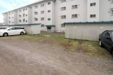 物件外観写真2　(駐車場)