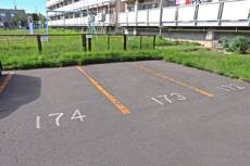 物件外観写真2　(駐車場)