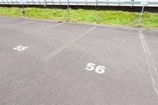 物件外観写真2　(駐車場)