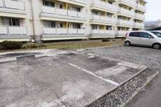 物件外観写真2　(駐車場)