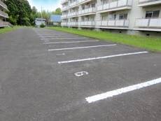 物件外観写真2　(駐車場)