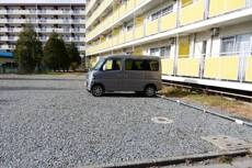 物件外観写真2　(駐車場)