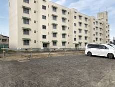 物件外観写真2　(駐車場)