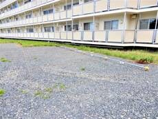 物件外観写真2　(駐車場)