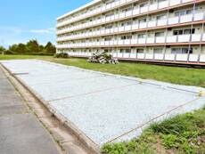 物件外観写真2　(駐車場)