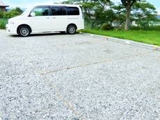 物件外観写真2　(駐車場)