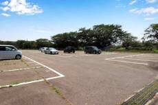 物件外観写真2　(駐車場)