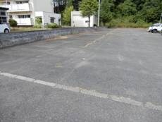 物件外観写真2　(駐車場)