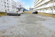 物件外観写真2　(駐車場)