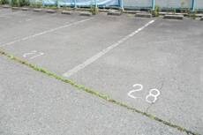 物件外観写真2　(駐車場)