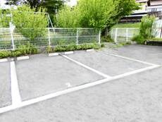 物件外観写真2　(駐車場)