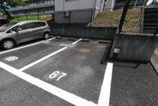 物件外観写真2　(駐車場)