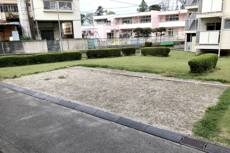 物件外観写真2　(駐車場)