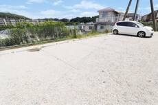 物件外観写真2　(駐車場)