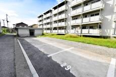 物件外観写真2　(駐車場)