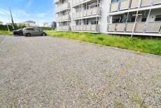 物件外観写真2　(駐車場)