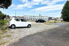 物件外観写真2　(駐車場)