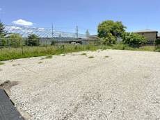 物件外観写真2　(駐車場)