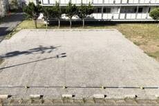 物件外観写真2　(駐車場)