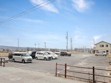 物件外観写真2　(駐車場)