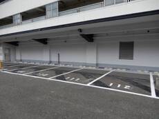 物件外観写真2　(駐車場)