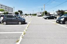 物件外観写真2　(駐車場)