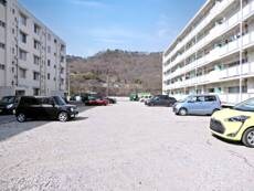 物件外観写真2　(駐車場)