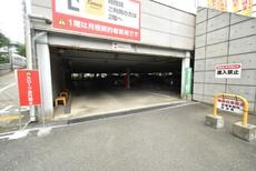 物件外観写真2　(駐車場)