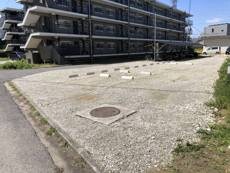 物件外観写真2　(駐車場)