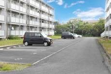 物件外観写真2　(駐車場)