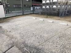物件外観写真2　(駐車場)