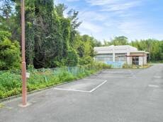 物件外観写真2　(駐車場)