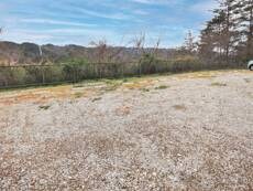 物件外観写真2　(駐車場)