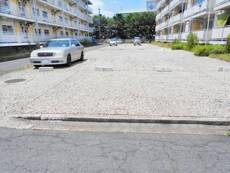 物件外観写真2　(駐車場)