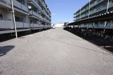 物件外観写真2　(駐車場)