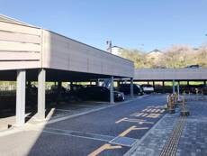 物件外観写真2　(駐車場)