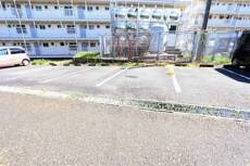 物件外観写真2　(駐車場)