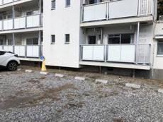 物件外観写真2　(駐車場)