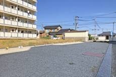 物件外観写真2　(駐車場)