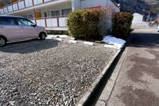 物件外観写真2　(駐車場)