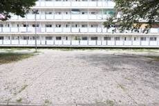 物件外観写真2　(駐車場)