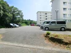 物件外観写真2　(駐車場)