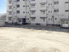 物件外観写真2　(駐車場)