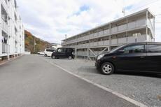 物件外観写真2　(駐車場)